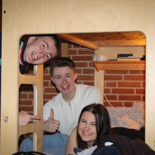 Roomie 4 Roomie 4